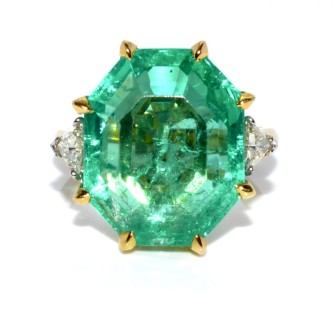 Bagues de fiançailles - Bague émeraude 11,88 carats et diamants triangle