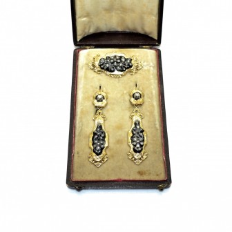 Bijoux anciens - Boucles d'oreilles et broche ancienne