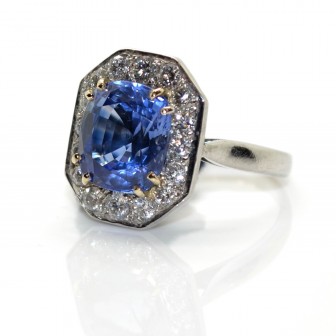 Créations - Bague entourage en saphir et diamants 