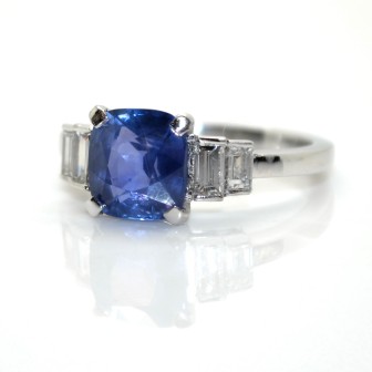 Bagues de fiançailles - Bague saphir et diamants baguettes