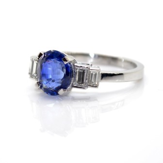 Bagues de fiançailles - Bague saphir et diamants baguettes