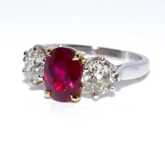 Bagues de fiançailles - Bague trilogie rubis et diamants 