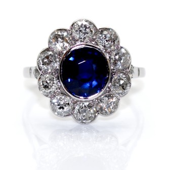 Bijoux anciens - Bague ancienne entourage saphir et diamants 