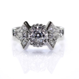 Bijoux anciens - Bague solitaire diamant 
