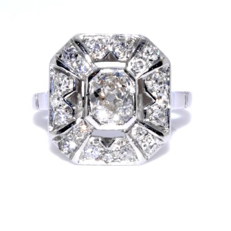 Bijoux anciens - Bague Art Déco entourage diamants