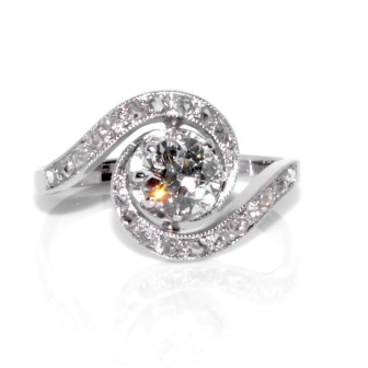 Bijoux anciens - Bague tourbillon diamants