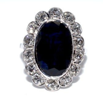 Bijoux anciens - Bague Art Déco en saphir et entourage diamants