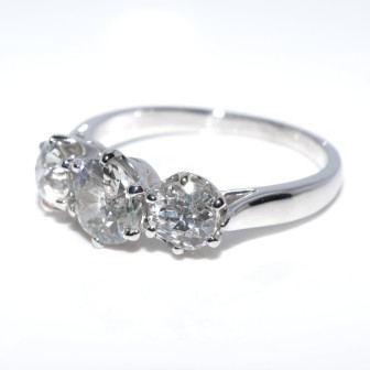 Créations - Bague trilogie diamants