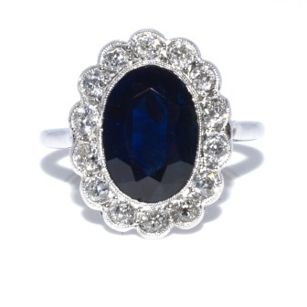Bijoux anciens - Bague Art Déco en saphir et entourage diamants