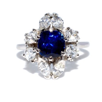 Bagues de fiançailles - Bague entourage en saphir et diamants
