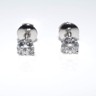 Bijoux anciens - Boucles d'oreilles (puces) diamants - 1,40 carats total