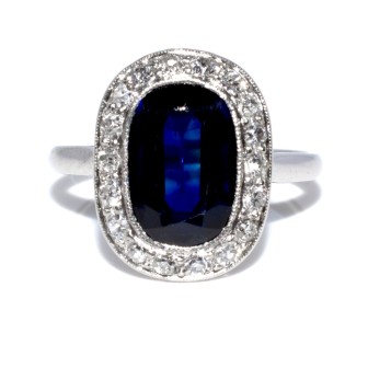 Bijoux anciens - Bague Art Déco en saphir et entourage diamants