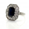 Bijoux anciens - Bague Art Déco en saphir et entourage diamants