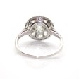 Bijoux anciens - Bague Art Déco entourage diamants 