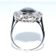 Bijoux anciens - Bague Art Déco en saphir et entourage diamants