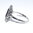 Bijoux anciens - Bague Art Déco en saphir et entourage diamants