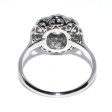 Bijoux anciens - Bague Art Déco entourage diamants